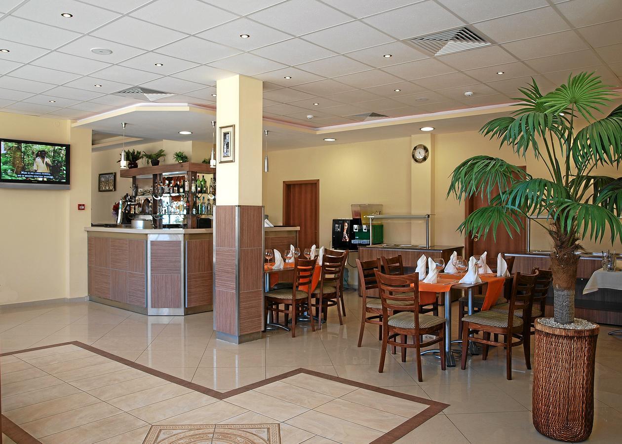 Hotel Black Sea - Breakfast, Pool & Free Parking Obzor Esterno foto